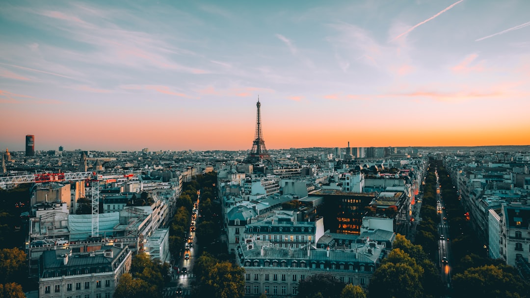 Moulin Rouge: de rode molen die de wereld veroverde post thumbnail image